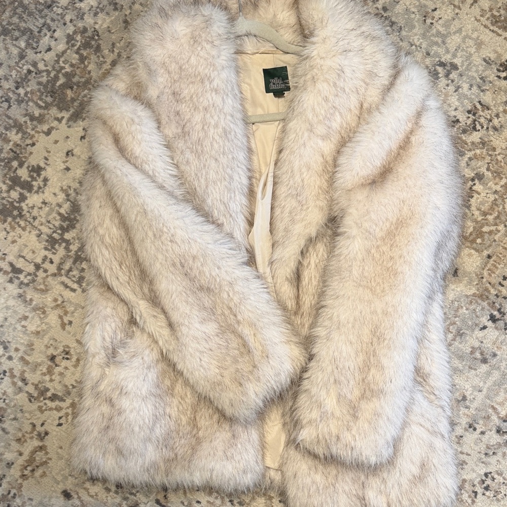 Cozy Faux Fur Jacket in Light Beige - Women’s Elegant Outerwear - Picture 6 of 11